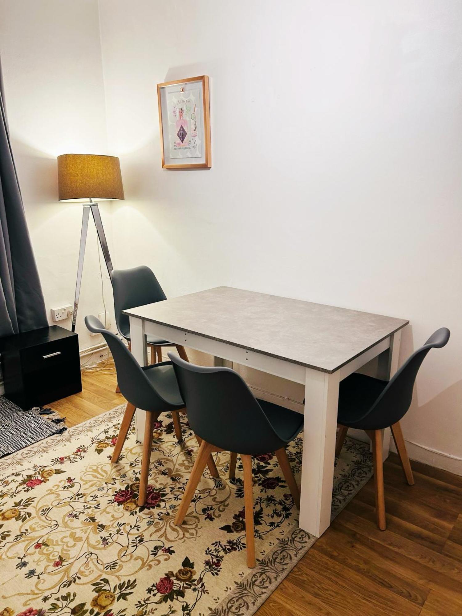 Spacious Flat With 2 To 3 Bedrooms In Central Londra Exterior foto